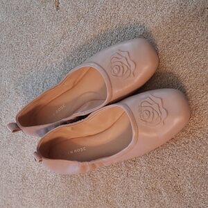 NWOT.  Taryn Rose DUSTY ROSE Slip-On Shoes